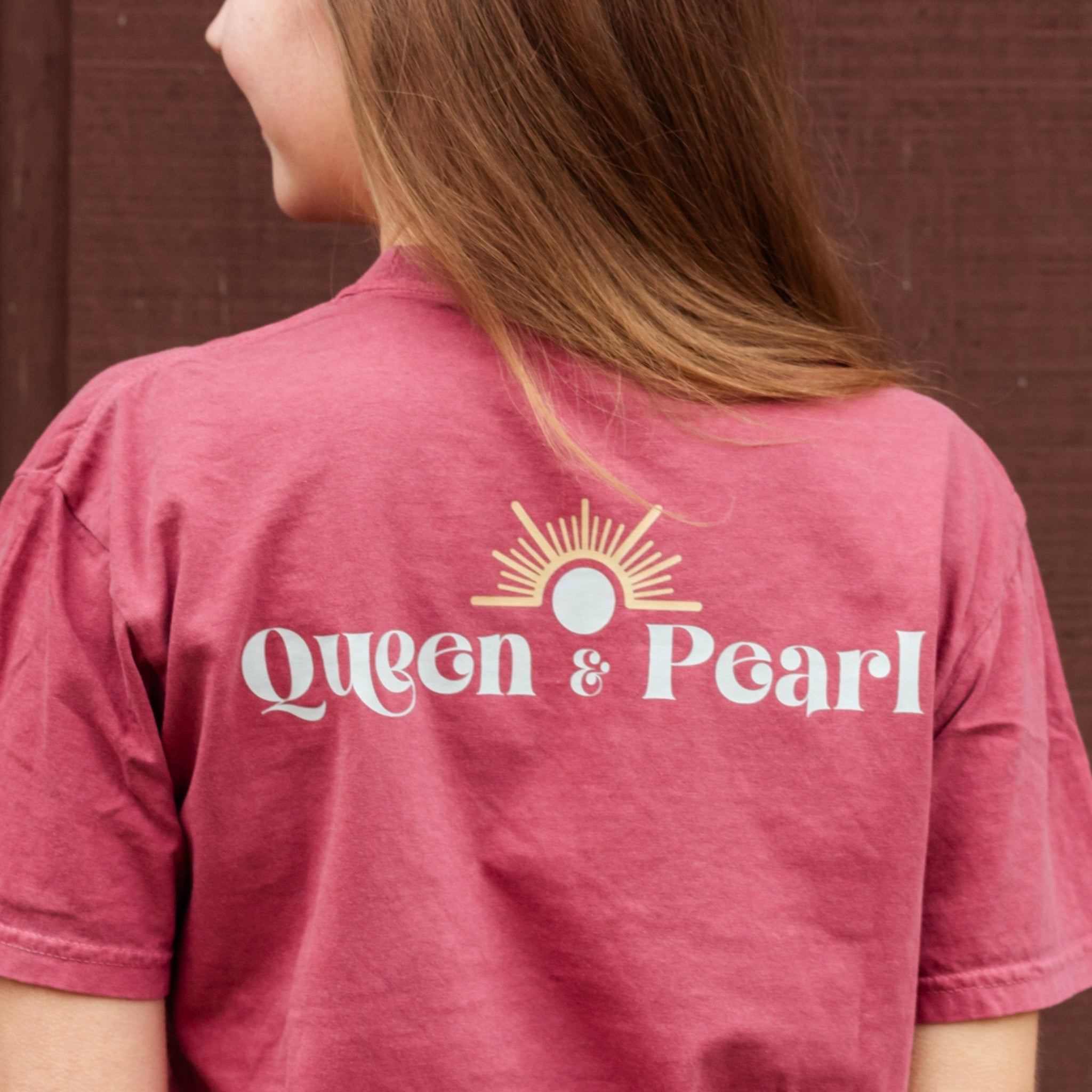 Queen and Pearl | Short Sleeve