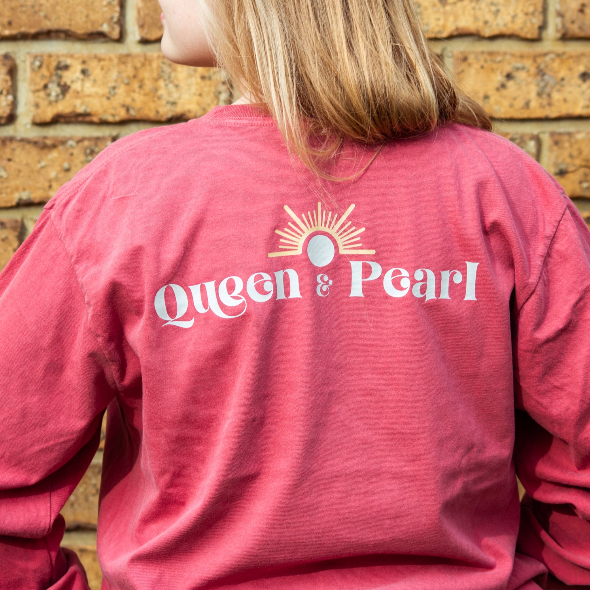 Queen & Pearl | Long Sleeve Pocket Tee